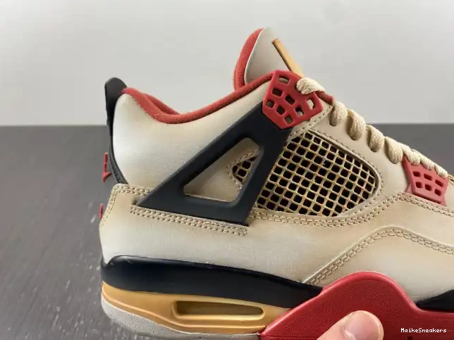 MaikeSneakers YEAR